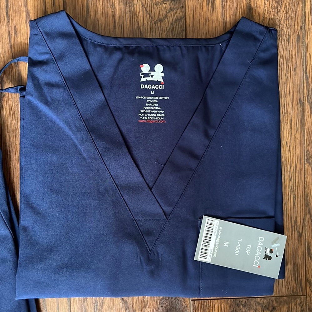 Dagacci scrub set - Picture 2 of 5